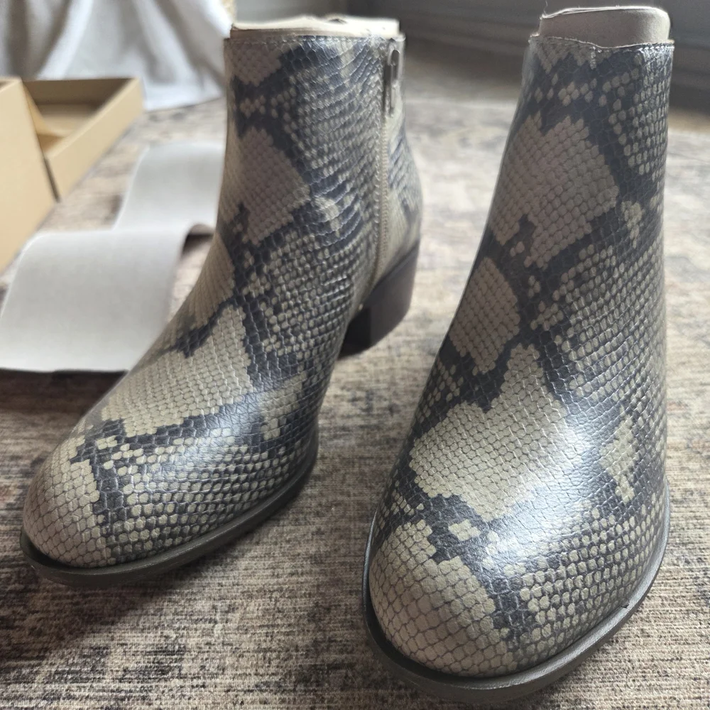 Lucky Brand Chinchilla Slither Boots New Never Worn - Picture 8 of 10